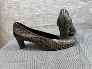 Stuart Weitzman Shoes Womens Size 9 Gold Snake Print Block Heel Pumps Spain